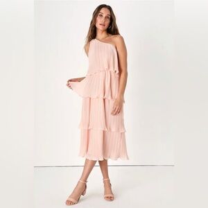 NWT lulus tiered dress, light pink